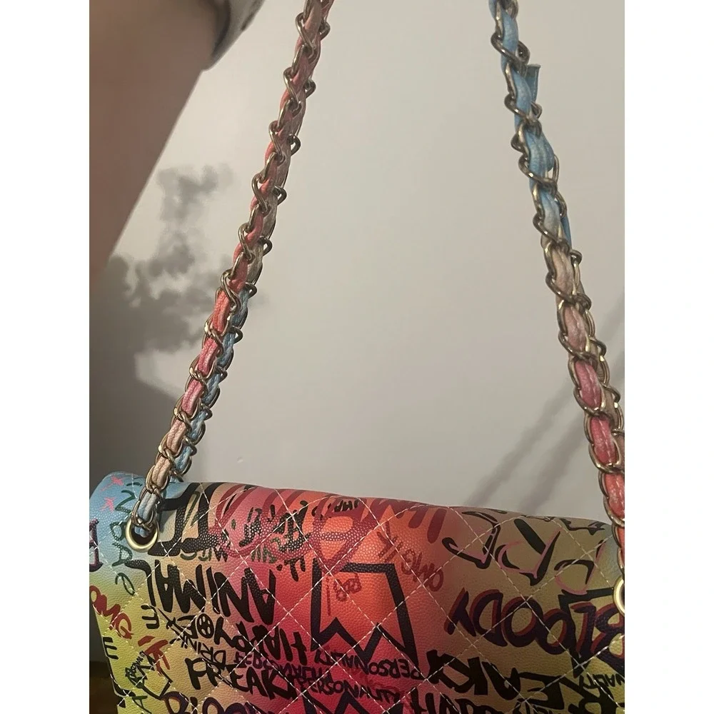 Graffiti Print Quilted Chain Shoulder Bag Turn-Lock‎ Flap Multicolor